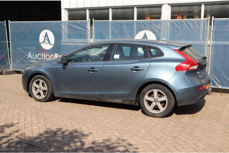 Volvo V40 D2 - Berline: photos 3 Volvo V40 D2 - Berline: photos 3