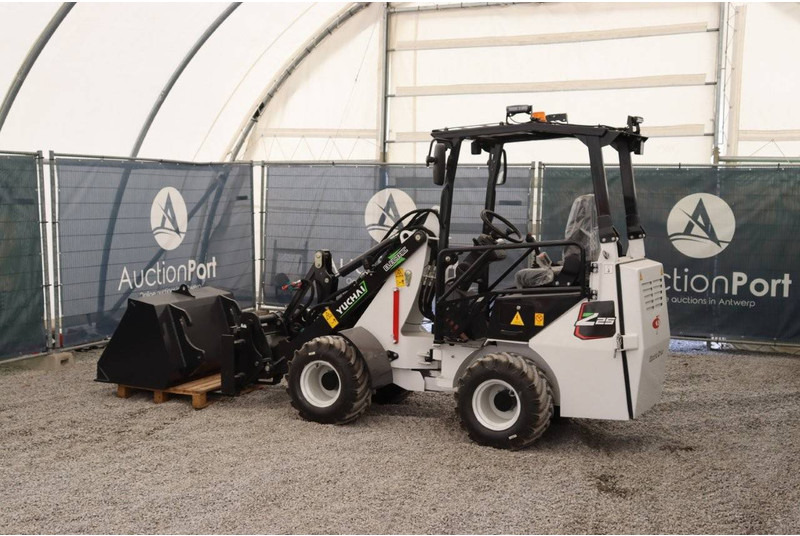 Yuchaï Z25 - Chargeuse sur pneus: photos 3 Yuchaï Z25 - Chargeuse sur pneus: photos 3