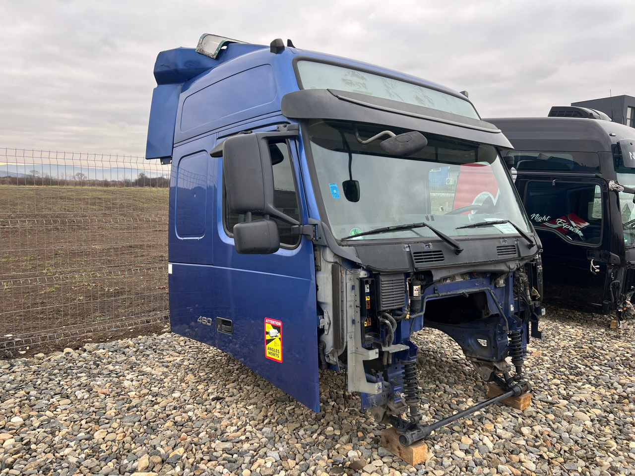 CABINA VOLVO FH13 GLOBETROTTER L2H2 - Cabine pour Camion: photos 3 CABINA VOLVO FH13 GLOBETROTTER L2H2 - Cabine pour Camion: photos 3