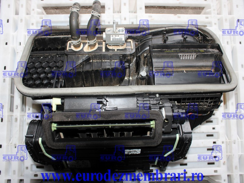 CARCASA SISTEM CLIMATIZARE MERCEDES ACTROS MP4 A9608305560 - Pièce de climatisation pour Camion: photos 1 CARCASA SISTEM CLIMATIZARE MERCEDES ACTROS MP4 A9608305560 - Pièce de climatisation pour Camion: photos 1
