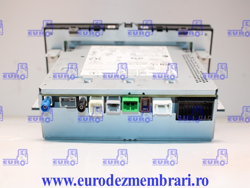 ELEMENT BORD UNITATE MULTIMEDIA MERCEDES ACTROS MP5 A0004469662 - Panel de instrumentos pour Camion: photos 3 ELEMENT BORD UNITATE MULTIMEDIA MERCEDES ACTROS MP5 A0004469662 - Panel de instrumentos pour Camion: photos 3