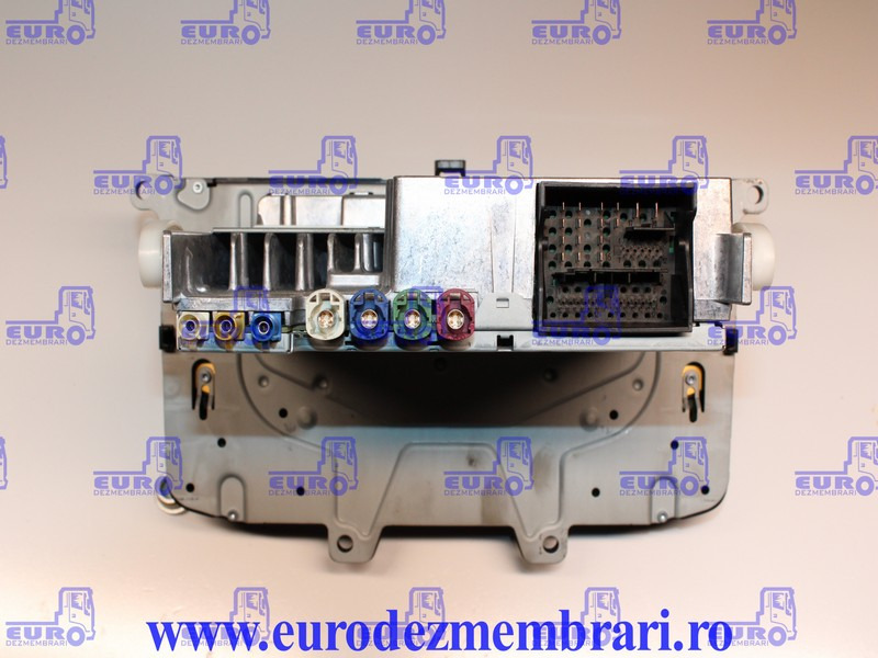 ELEMENT BORD UNITATE MULTIMEDIA SCANIA NGS 2583774, 2594721, 2735760, 2635711, 2783088, 2819278, 2819281 - Panel de instrumentos pour Camion: photos 2 ELEMENT BORD UNITATE MULTIMEDIA SCANIA NGS 2583774, 2594721, 2735760, 2635711, 2783088, 2819278, 2819281 - Panel de instrumentos pour Camion: photos 2