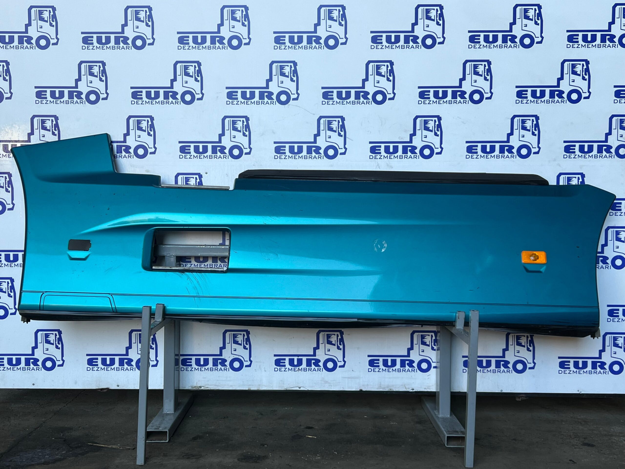 PARABICICLIST STANGA RENAULT T 82302001, 82302005, 82375109, 82375110, 21234571 - Carrosserie et extérieur pour Camion: photos 1 PARABICICLIST STANGA RENAULT T 82302001, 82302005, 82375109, 82375110, 21234571 - Carrosserie et extérieur pour Camion: photos 1