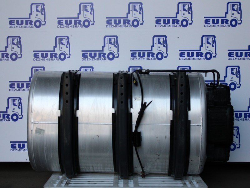 REZERVOR COMBUSTIBIL 570L + CARCASA POMPARE COMBUSTIBIL SCANIA SUPER 2710466, 3110686 - Réservoir de carburant pour Camion: photos 2 REZERVOR COMBUSTIBIL 570L + CARCASA POMPARE COMBUSTIBIL SCANIA SUPER 2710466, 3110686 - Réservoir de carburant pour Camion: photos 2