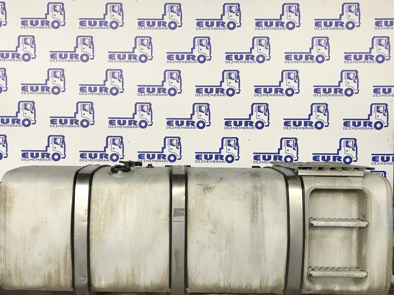 REZERVOR COMBUSTIBIL MAN L=215CM l=65CM H=70CM 81.12201.5672, 81.12201.5612, 81.12201.5706 - Réservoir de carburant pour Camion: photos 1 REZERVOR COMBUSTIBIL MAN L=215CM l=65CM H=70CM 81.12201.5672, 81.12201.5612, 81.12201.5706 - Réservoir de carburant pour Camion: photos 1