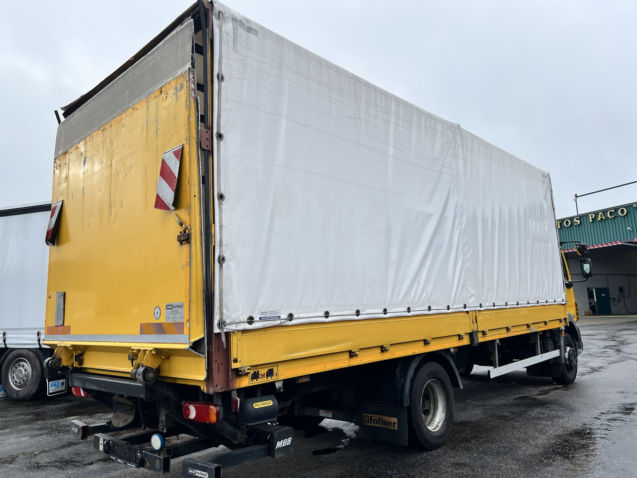 CAMION TAULINER DAF 55.250 - Camion à rideaux coulissants: photos 5 CAMION TAULINER DAF 55.250 - Camion à rideaux coulissants: photos 5