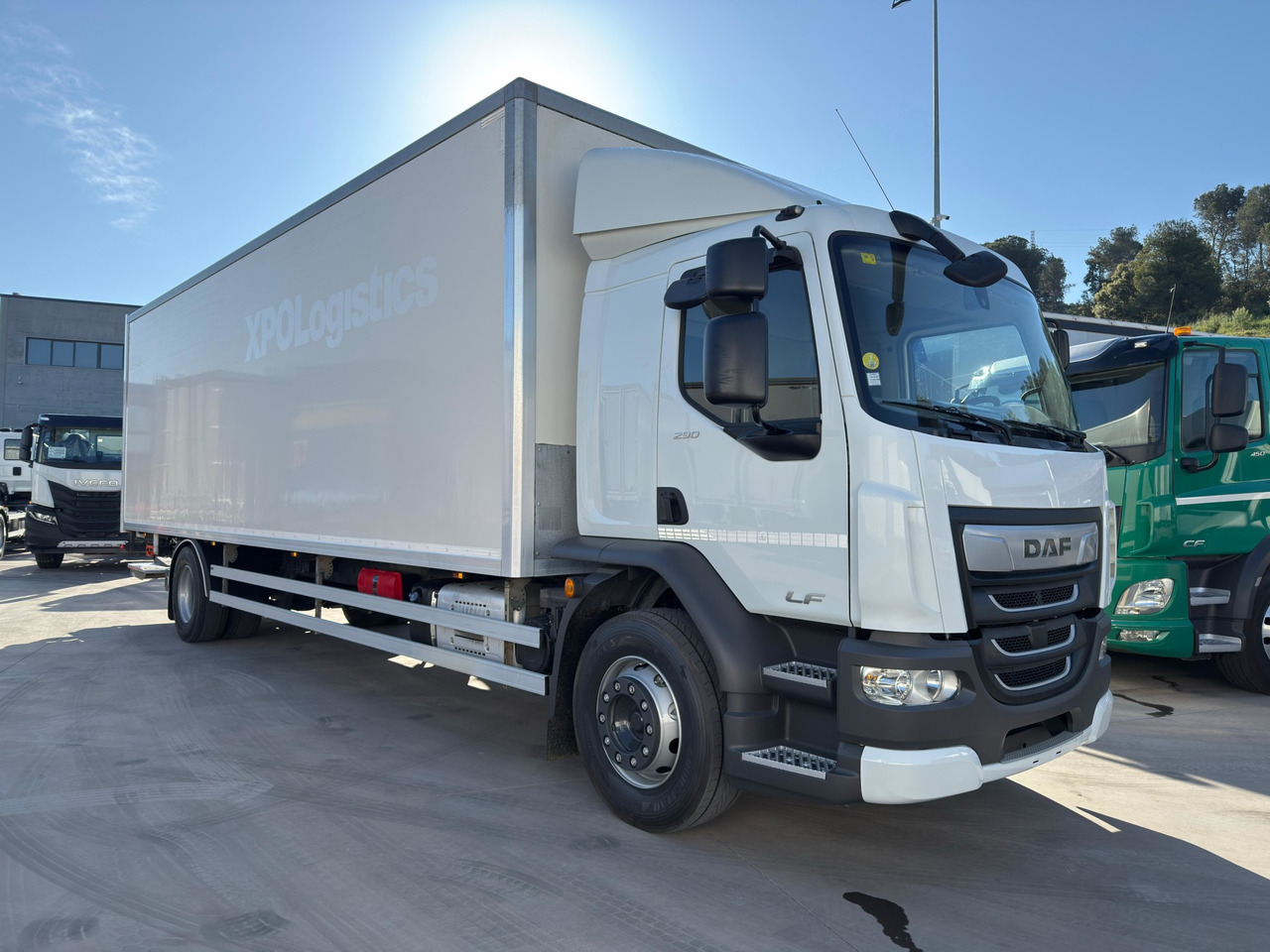 DAF LF 290 FA E6 (VAN) - Camion fourgon: photos 2 DAF LF 290 FA E6 (VAN) - Camion fourgon: photos 2