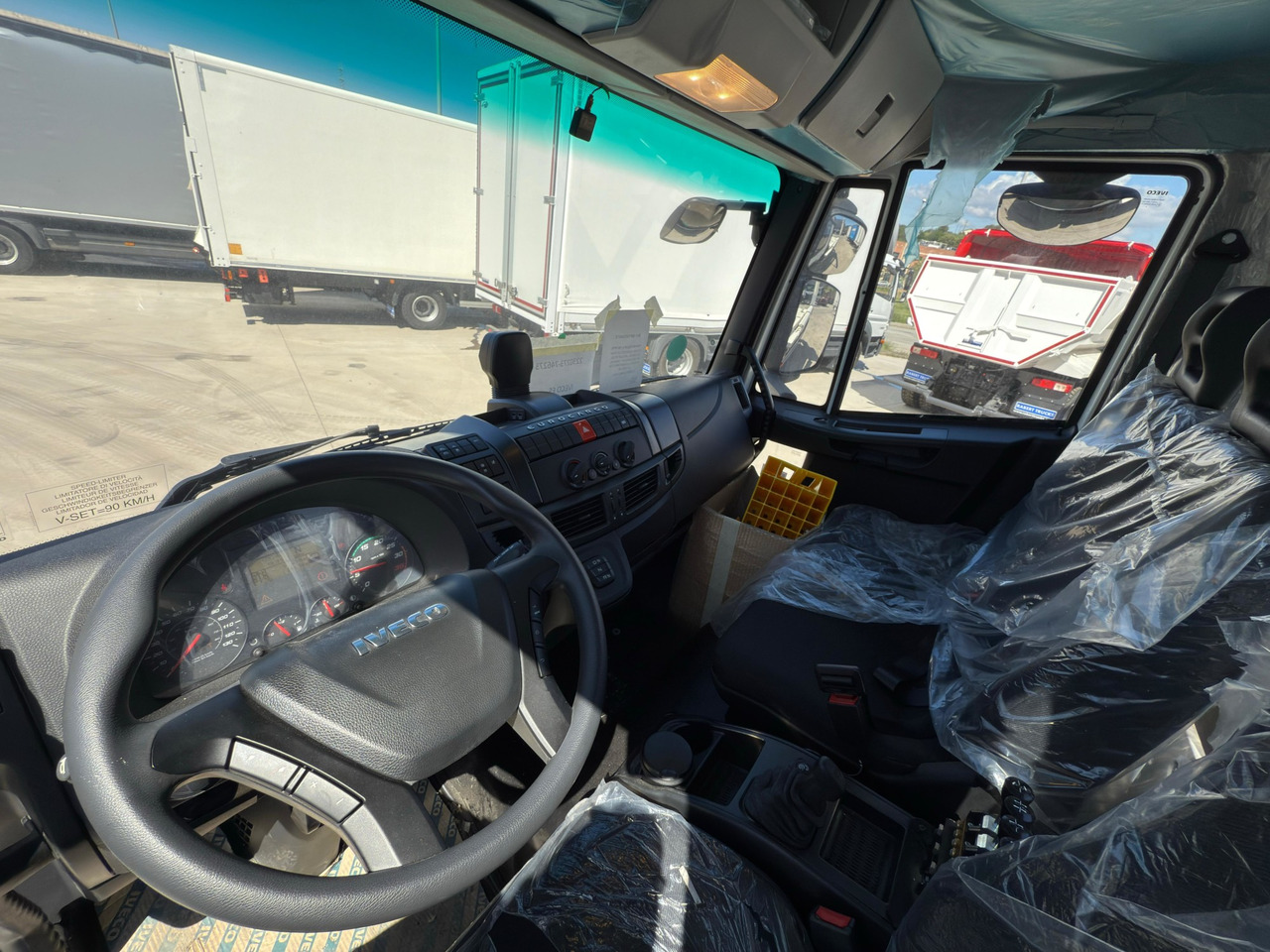 IVECO ML190E28L Eurocargo E6 (Track Equipment) - Camion multibenne: photos 5 IVECO ML190E28L Eurocargo E6 (Track Equipment) - Camion multibenne: photos 5