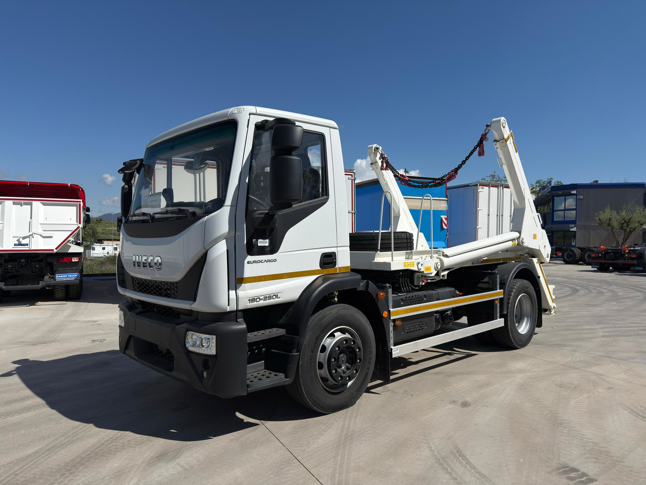 IVECO ML190E28L Eurocargo E6 (Track Equipment) - Camion multibenne: photos 1 IVECO ML190E28L Eurocargo E6 (Track Equipment) - Camion multibenne: photos 1