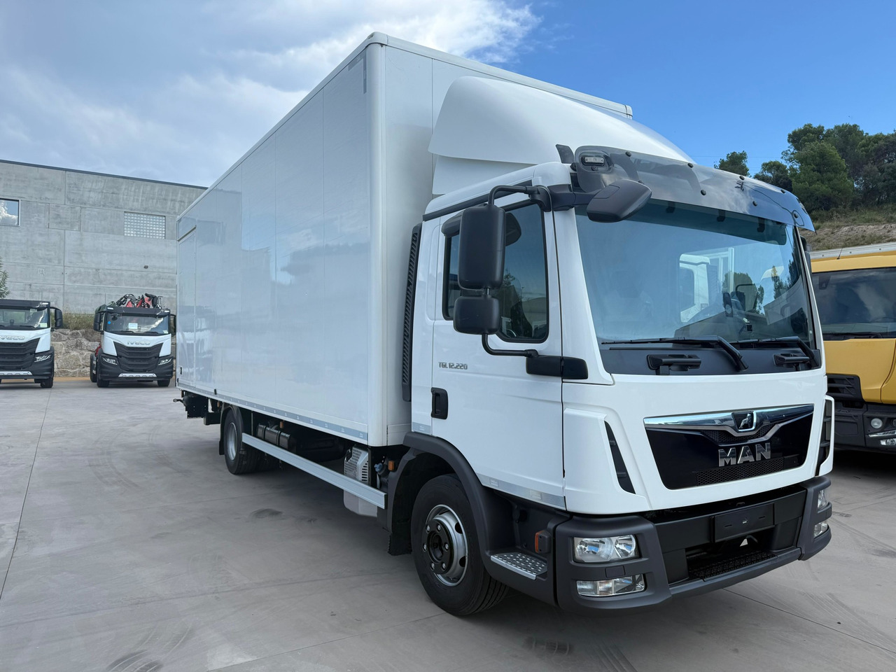 MAN 12.220 BL TGL E6 (Van) - Camion fourgon: photos 2 MAN 12.220 BL TGL E6 (Van) - Camion fourgon: photos 2