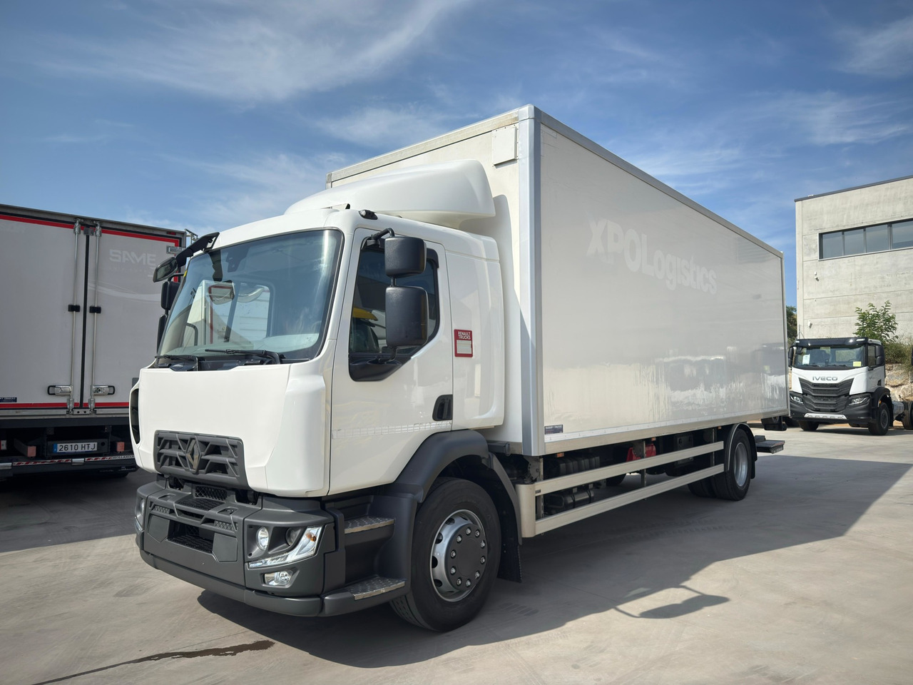 RENAULT D19 E6 (VAN) - Camion fourgon: photos 1 RENAULT D19 E6 (VAN) - Camion fourgon: photos 1