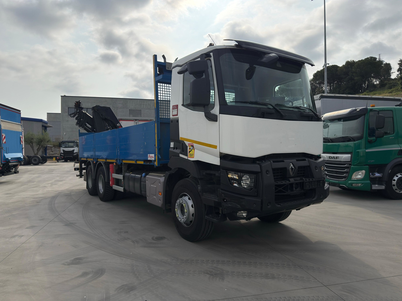 RENAULT K430 E6 (Platform) - Camion plateau: photos 2 RENAULT K430 E6 (Platform) - Camion plateau: photos 2