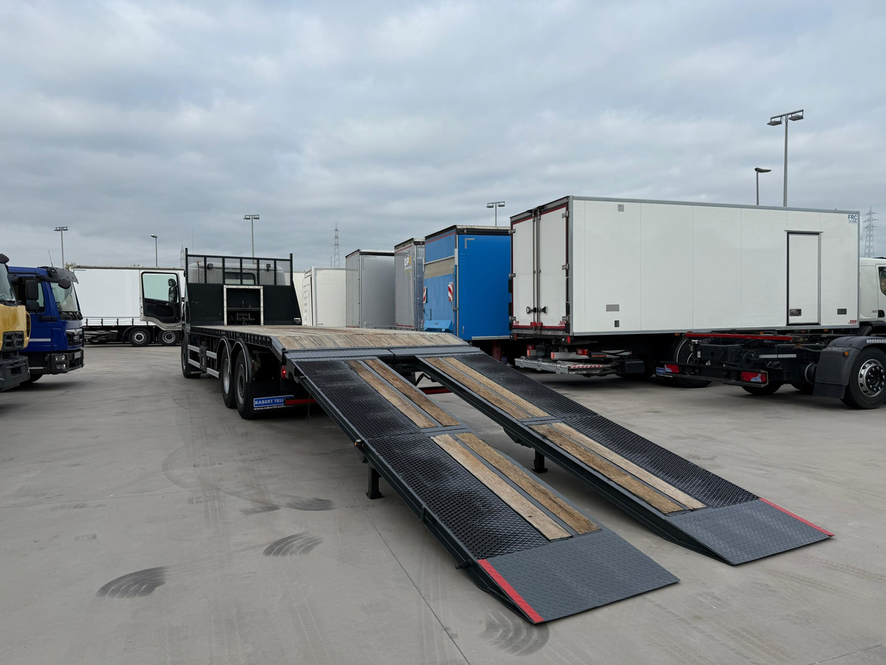 SCANIA P410 E6 (Machinery Carrier) - Camion porte-voitures: photos 5 SCANIA P410 E6 (Machinery Carrier) - Camion porte-voitures: photos 5