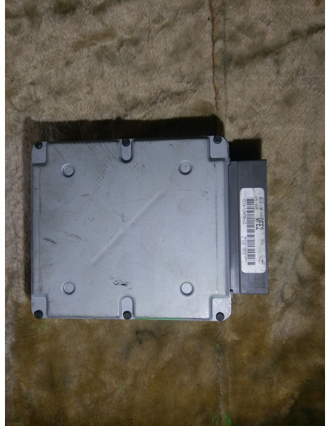 Ford QFE2 DPC-635 1-000287 PCM - Bloc de gestion: photos 2 Ford QFE2 DPC-635 1-000287 PCM - Bloc de gestion: photos 2