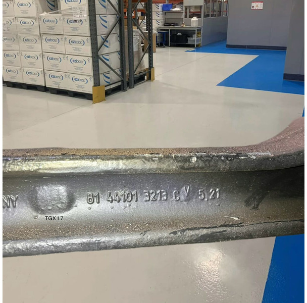 MAN - Suspension: photos 2 MAN - Suspension: photos 2