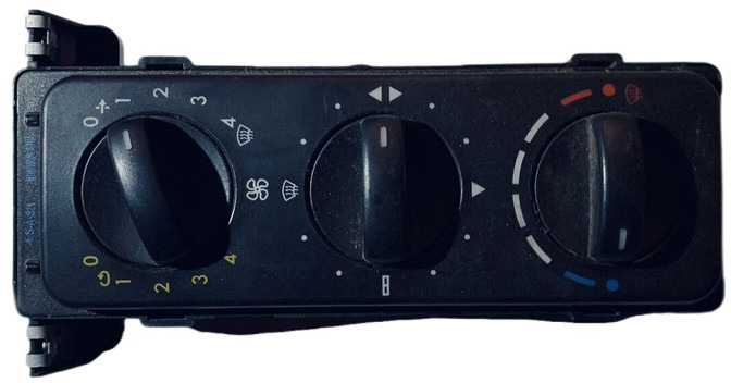 Mercedes-Benz 1824 - Panel de instrumentos: photos 1 Mercedes-Benz 1824 - Panel de instrumentos: photos 1