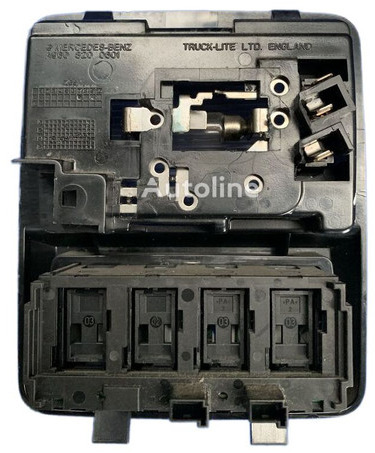 Mercedes-Benz ACTROS MP4 Euro 6 A9608200601 TRUCK-LITE cabin light - Lumière/ Éclairage: photos 2 Mercedes-Benz ACTROS MP4 Euro 6 A9608200601 TRUCK-LITE cabin light - Lumière/ Éclairage: photos 2