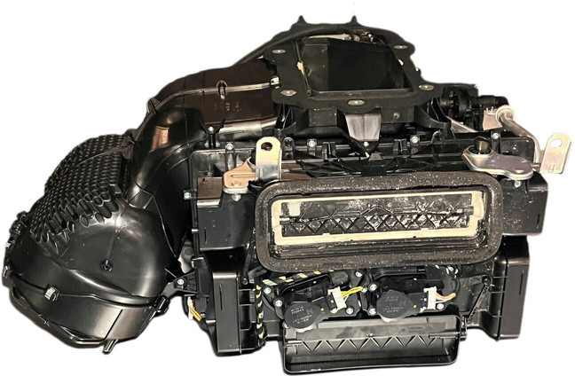 Volvo Aero - Pièce de climatisation: photos 4 Volvo Aero - Pièce de climatisation: photos 4