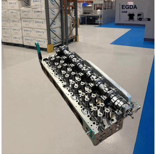 Volvo Cylinder head - Moteur: photos 3 Volvo Cylinder head - Moteur: photos 3