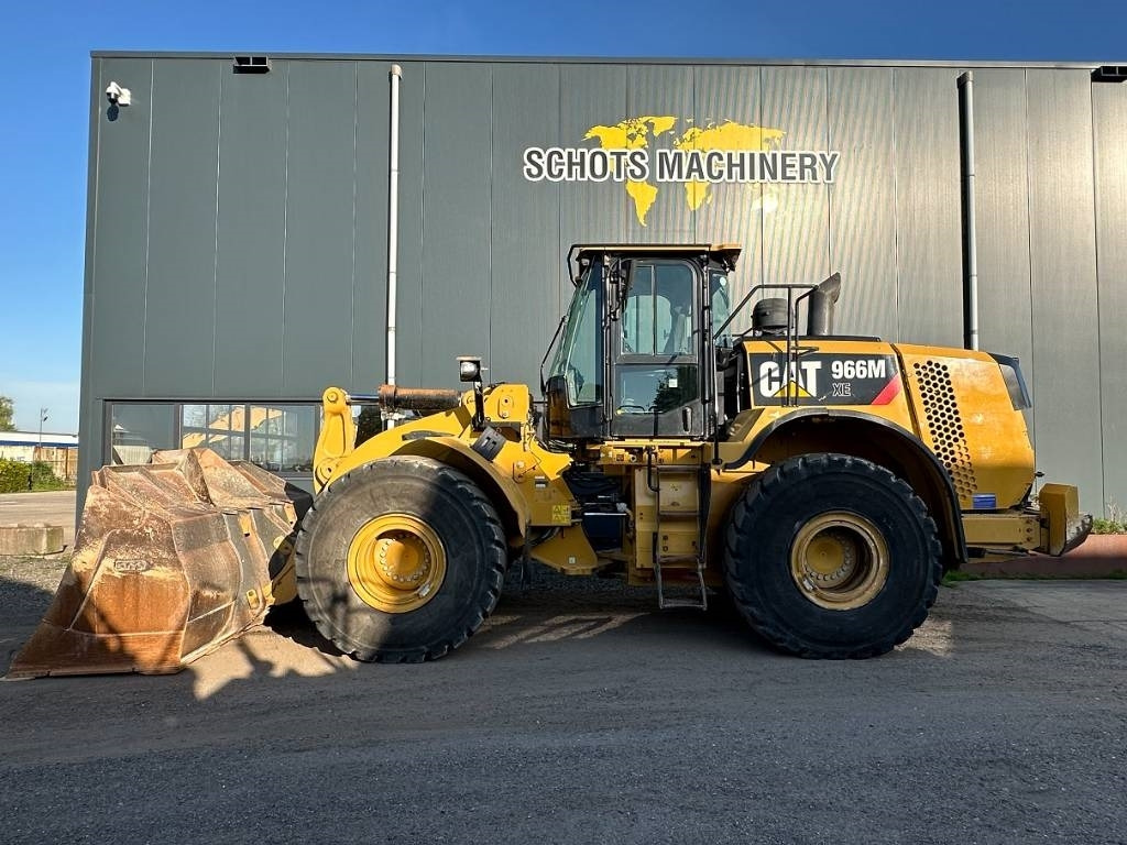 CAT 966 M - Chargeuse sur pneus: photos 1 CAT 966 M - Chargeuse sur pneus: photos 1