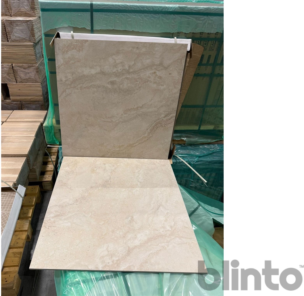 200 m2 - 600x600 - Matériel de chantier: photos 2 200 m2 - 600x600 - Matériel de chantier: photos 2