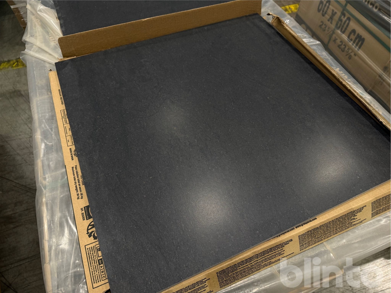 598 m2 - 600x600x8 mm - Matériel de chantier: photos 2 598 m2 - 600x600x8 mm - Matériel de chantier: photos 2