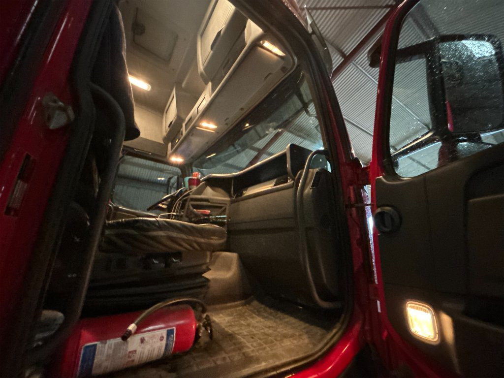 Camion VOLVO FH16 8X4: photos 32