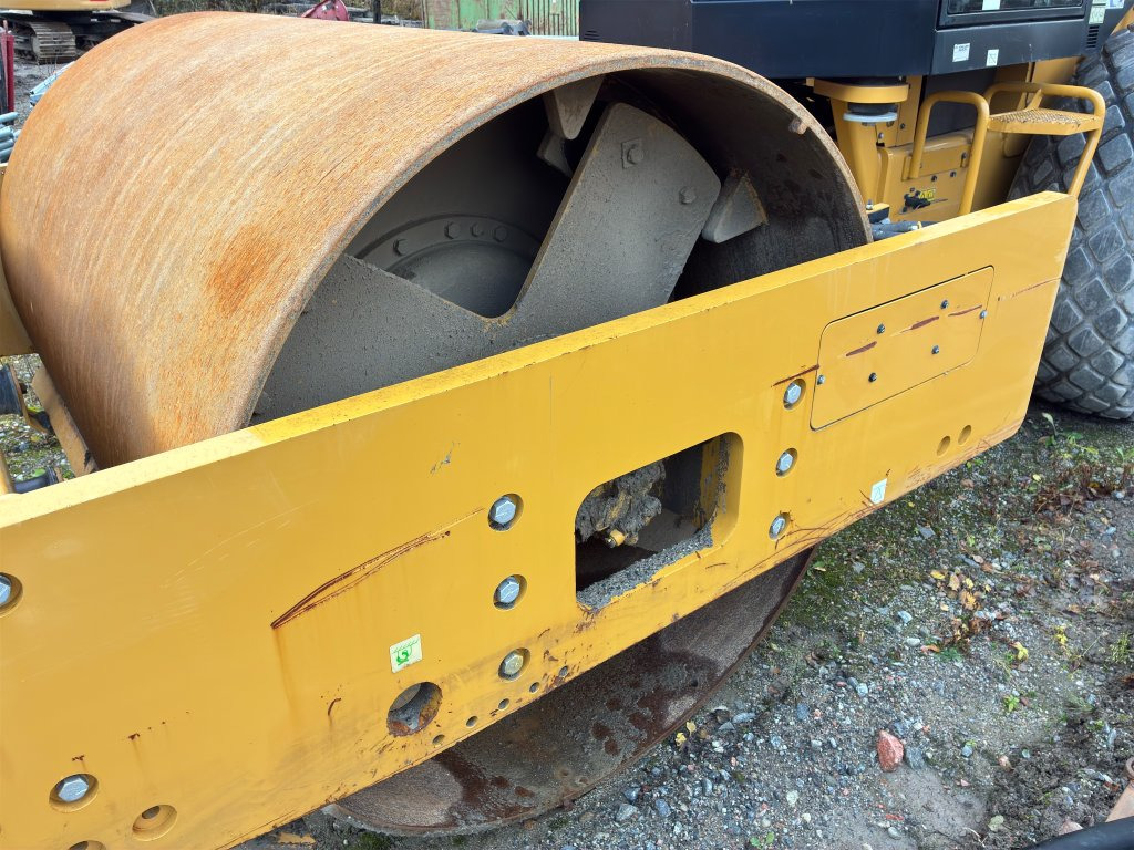 Compacteur à pieds de mouton/ Monocylindre Cat CS66B: photos 8