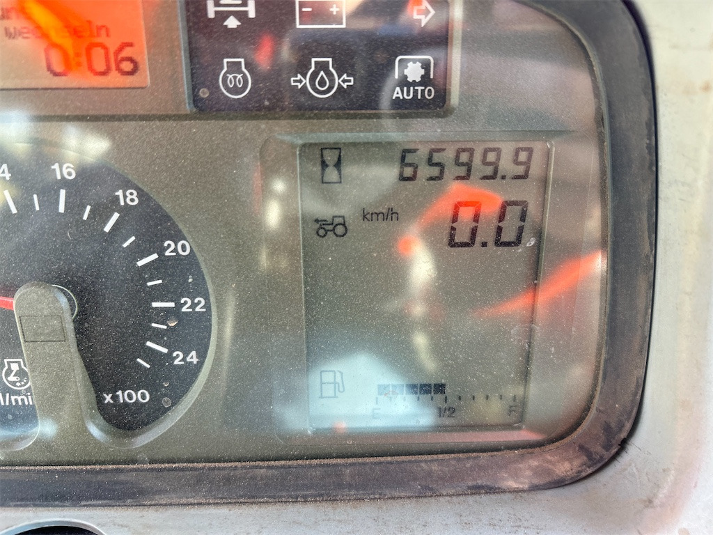 Deutz Fahr 7210 TTV (2012) - Tracteur agricole: photos 5 Deutz Fahr 7210 TTV (2012) - Tracteur agricole: photos 5