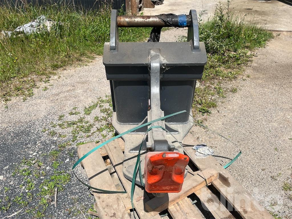 EMA - Ripper: photos 2 EMA - Ripper: photos 2