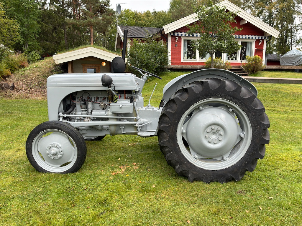 Tracteur agricole Ferguson Grålle: photos 8