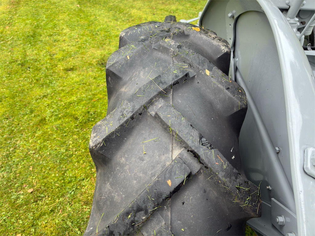Tracteur agricole Ferguson Grålle: photos 14