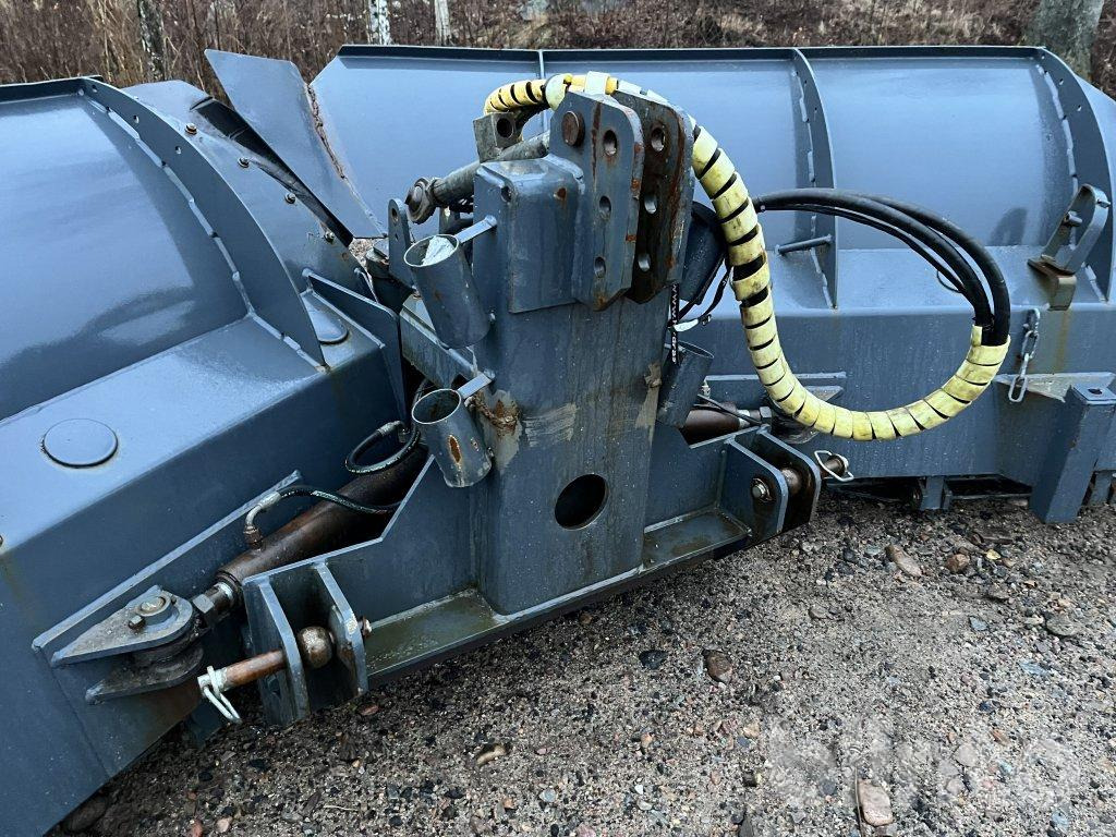 Holms - Lame: photos 4 Holms - Lame: photos 4