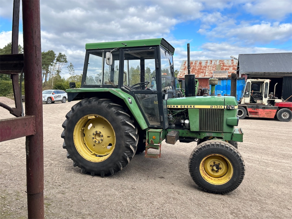 JOHN DEERE 2130 - Tracteur agricole: photos 5 JOHN DEERE 2130 - Tracteur agricole: photos 5