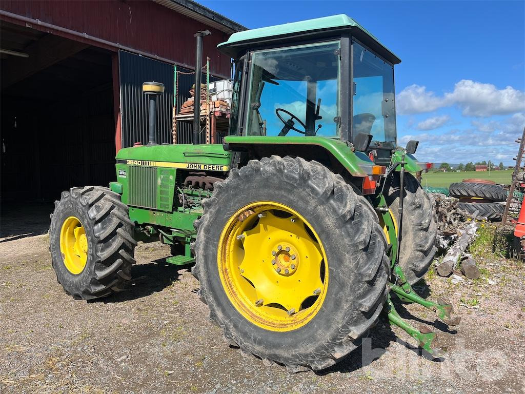 JOHN DEERE 3640 MFWD - Tracteur agricole: photos 3 JOHN DEERE 3640 MFWD - Tracteur agricole: photos 3