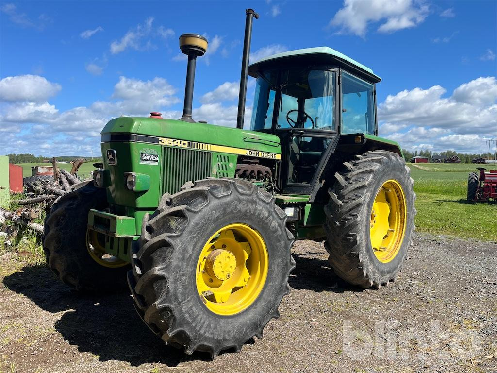 JOHN DEERE 3640 MFWD - Tracteur agricole: photos 1 JOHN DEERE 3640 MFWD - Tracteur agricole: photos 1