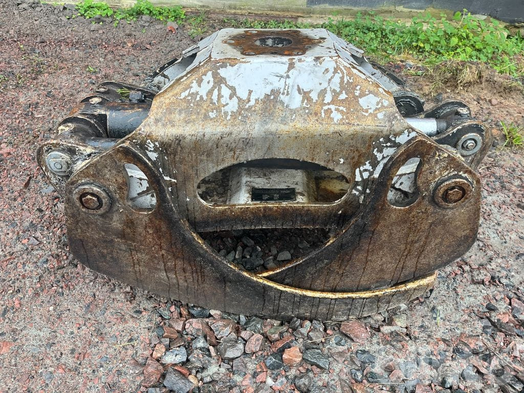 Komatsu G40HD - Pinces pour Matériel forestier: photos 1 Komatsu G40HD - Pinces pour Matériel forestier: photos 1