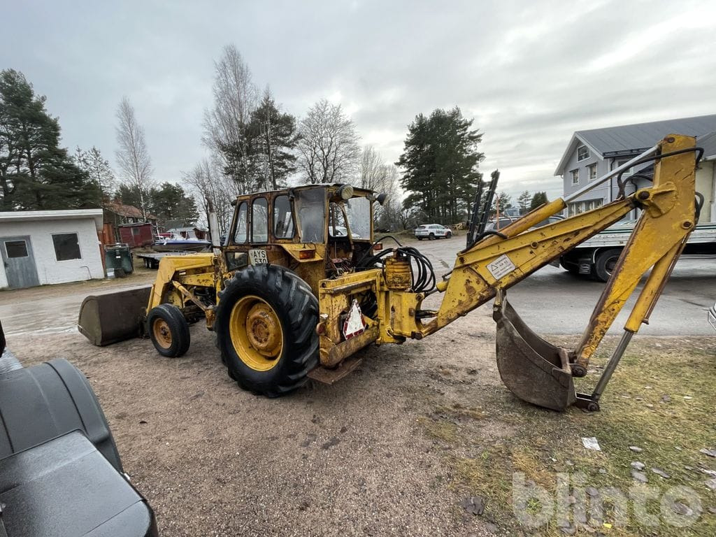 MASSEY FERGUSON 65 - Tractopelle: photos 3 MASSEY FERGUSON 65 - Tractopelle: photos 3