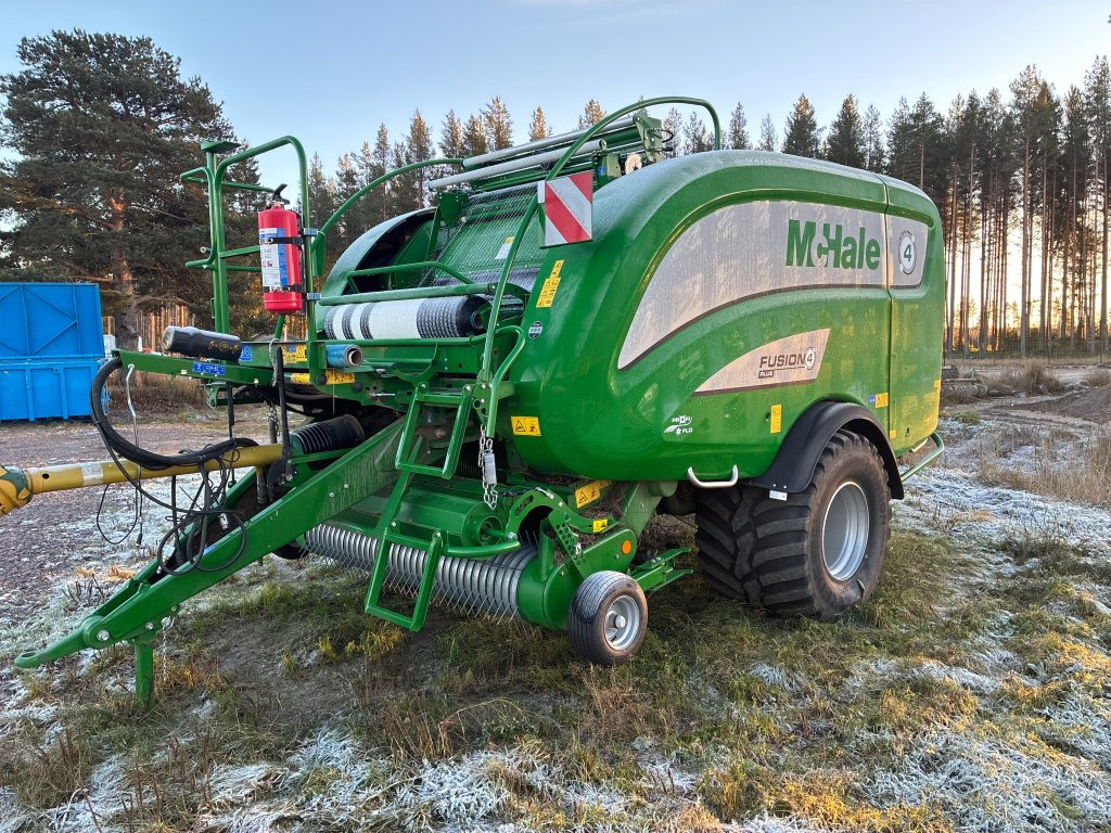 Mchale Fusion 4 - Presse à balles rondes, Enrubanneuse: photos 1 Mchale Fusion 4 - Presse à balles rondes, Enrubanneuse: photos 1