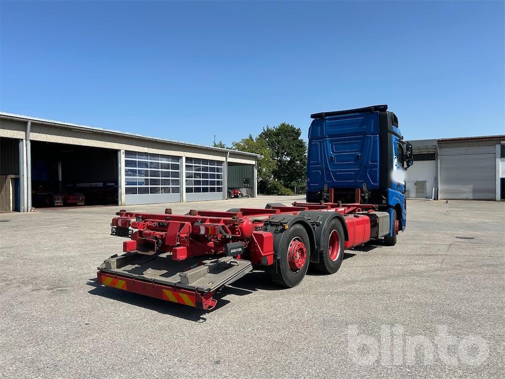 Mercedes-Benz Actros 2545 (2017) - Camion porte-conteneur/ Caisse mobile: photos 3 Mercedes-Benz Actros 2545 (2017) - Camion porte-conteneur/ Caisse mobile: photos 3