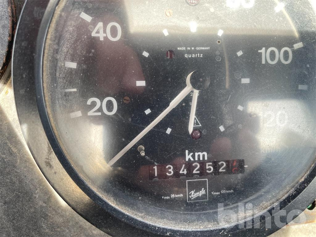 Mercedes Benz Unimog 424 (1981) - Camion plateau: photos 5 Mercedes Benz Unimog 424 (1981) - Camion plateau: photos 5