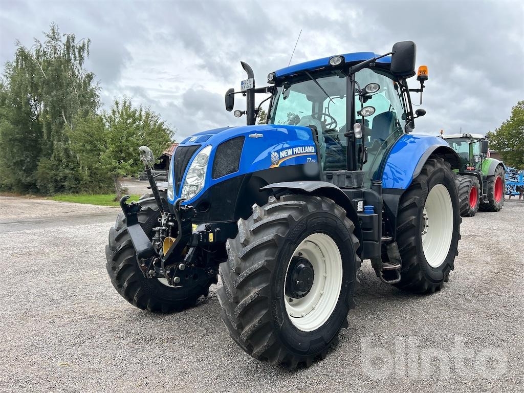 New Holland T7.210 AutoCommand (2012) - Tracteur agricole: photos 1 New Holland T7.210 AutoCommand (2012) - Tracteur agricole: photos 1