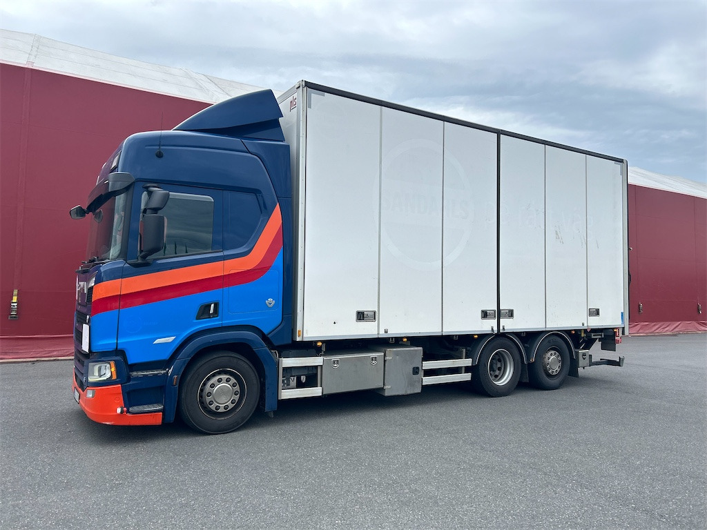 SCANIA R520B6X2*4NB - Camion fourgon: photos 1 SCANIA R520B6X2*4NB - Camion fourgon: photos 1