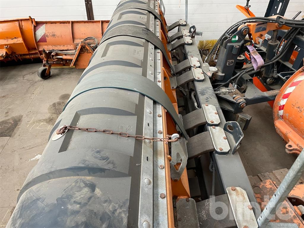 Schmidt SL32 (2010) - Lame à neige: photos 3 Schmidt SL32 (2010) - Lame à neige: photos 3