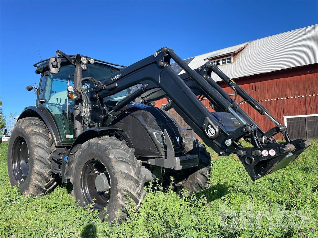 Skogsutrustad VALTRA A114 - Tracteur forestier: photos 1 Skogsutrustad VALTRA A114 - Tracteur forestier: photos 1
