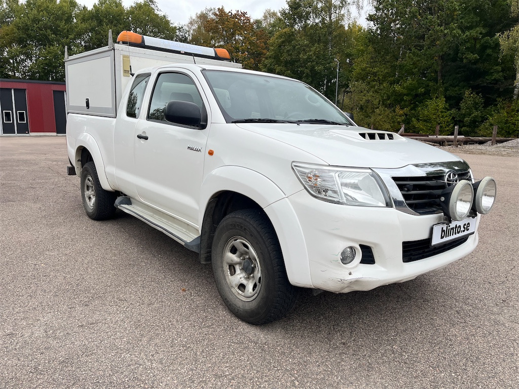 TOYOTA HILUX 2.5 4x4 - Pick-up: photos 3 TOYOTA HILUX 2.5 4x4 - Pick-up: photos 3