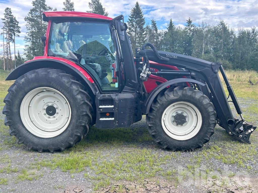 VALTRA N154E Active - Tracteur agricole: photos 4 VALTRA N154E Active - Tracteur agricole: photos 4