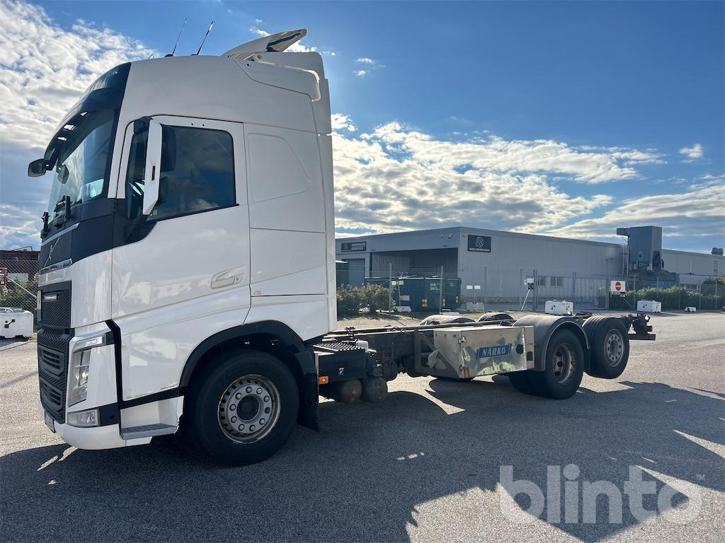 VOLVO FH 6x2 - Châssis cabine: photos 1 VOLVO FH 6x2 - Châssis cabine: photos 1