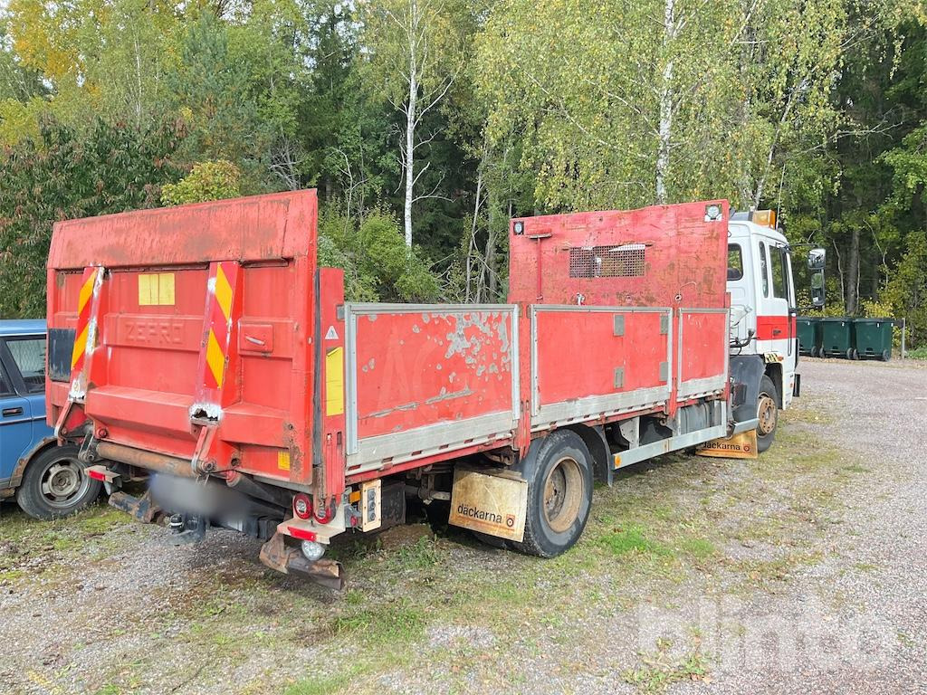 VOLVO FL610 4X2 - Camion plateau, Camion grue: photos 3 VOLVO FL610 4X2 - Camion plateau, Camion grue: photos 3