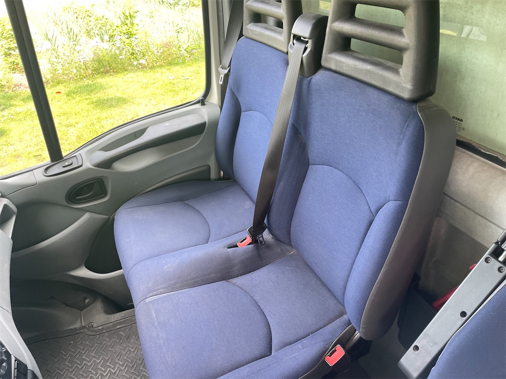 Véhicule utilitaire IVECO DAILY 35S14: photos 12